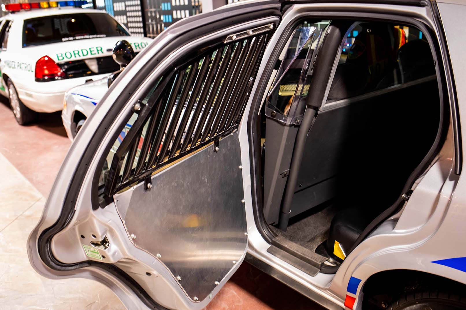 TRUMP DIJO QUE ENVIARÍA A 30.000 MIGRANTES A GUANTÁNAMO. HA ENVIADO UNOS 500.